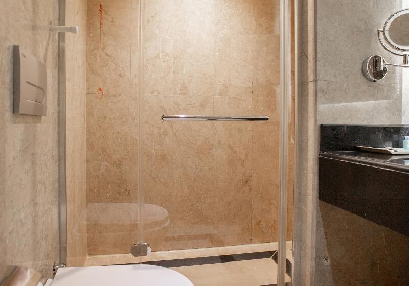 اتاق لوکس با چشم‌انداز دریا, Aurum Trabzon Hotel