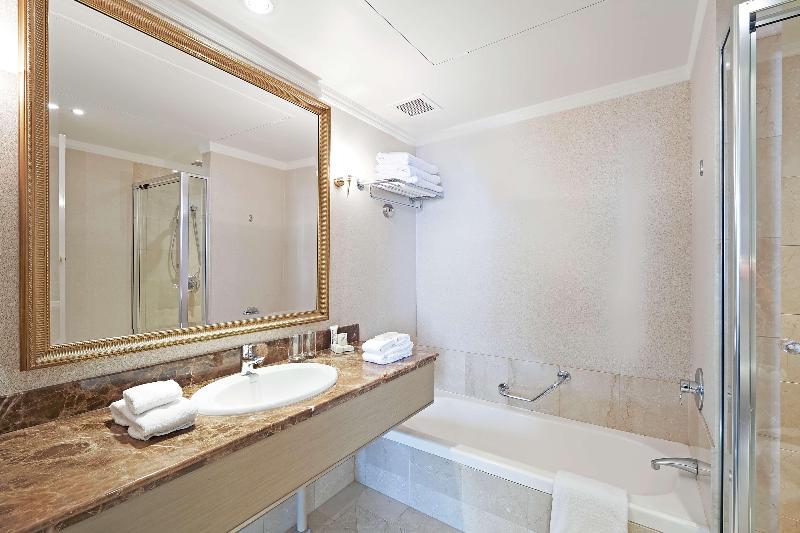 اتاق لوکس با چشم‌انداز دریا, Aurum Trabzon Hotel