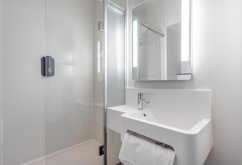 Четырехместный Номер Стандарт, B&b Hotel Marseille Euromed