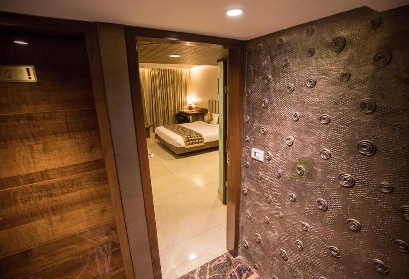 Habitació Business, Bizz The