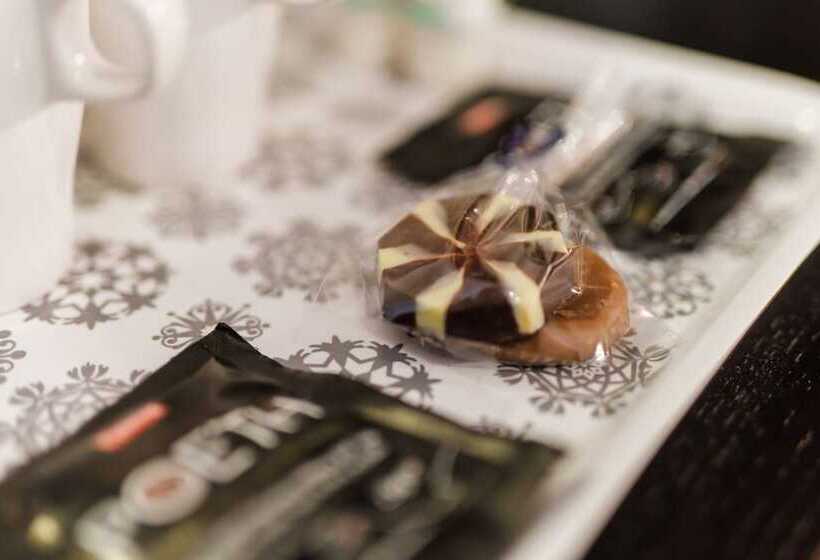 经济房, Jolyon S Boutique