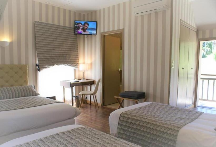 Четырехместный Номер Стандарт, Hôtel La Verperie