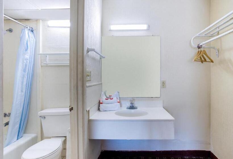 Люкс, Palm Court Inn & Suites