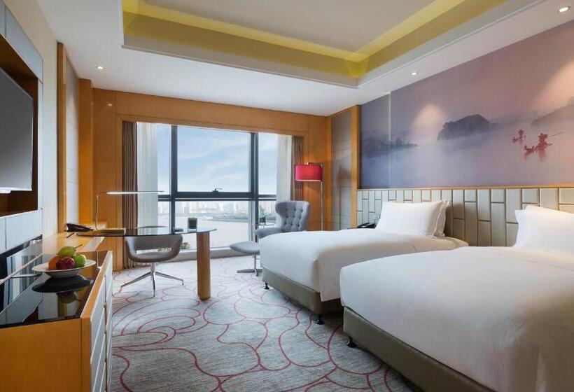 Deluxe room with river view, Pullman Wenzhou