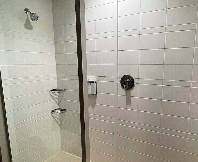 Люкс Повышенной Комфортности, Wyndham Avon