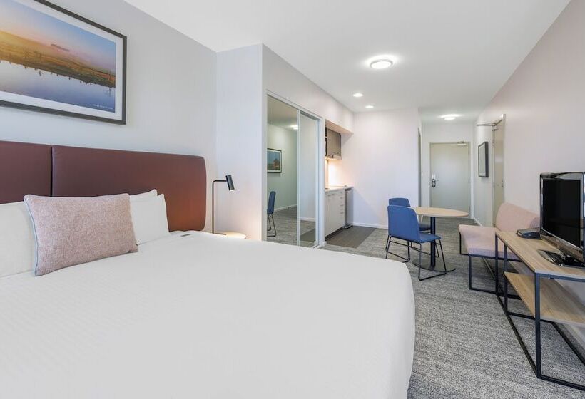 Студия Стандарт, Quest Werribee