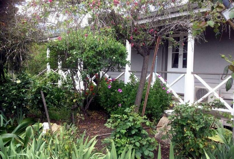 Люкс Кровать Кинг, Wagin Cottage Garden Bed And Breakfast