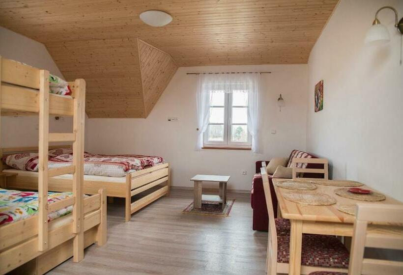 Семейный Номер, Penzion U červené Podkovy