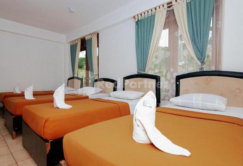 Семейный Номер, Villa Green Valley Puncak Redpartner