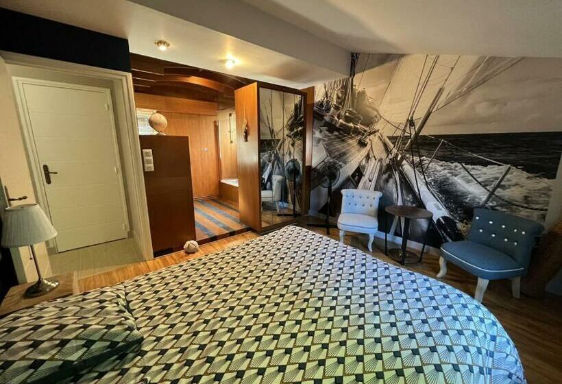 Family Suite, L Escale Au Port Miniature De Saint Savinien