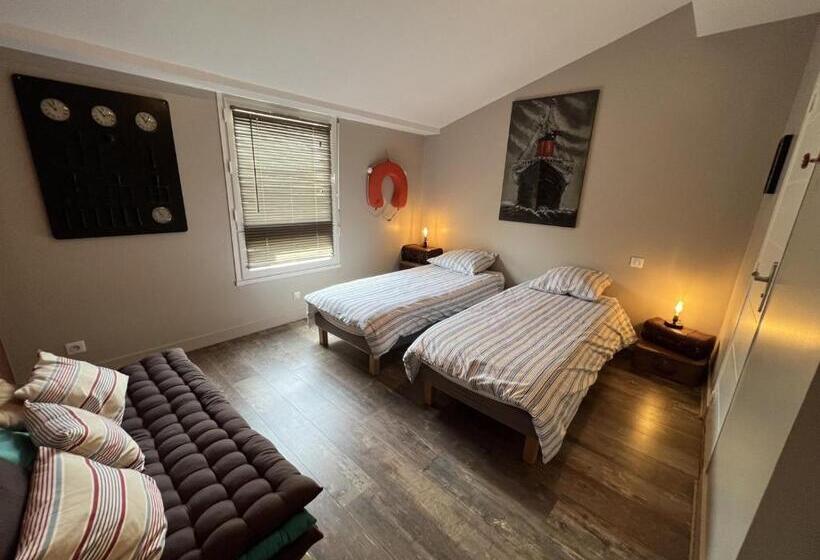 Family Suite, L Escale Au Port Miniature De Saint Savinien