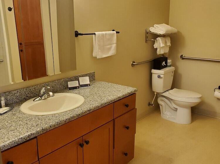 스위트, Clarion Hotel & Suites