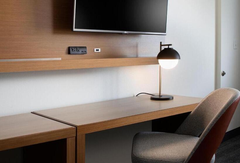 اتاق استاندارد با تخت بزرگ برای معلولان, Courtyard By Marriott Lubbock Downtown/university Area