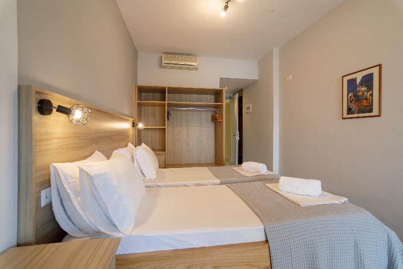Quarto Familiar Vista Mar, Hermes