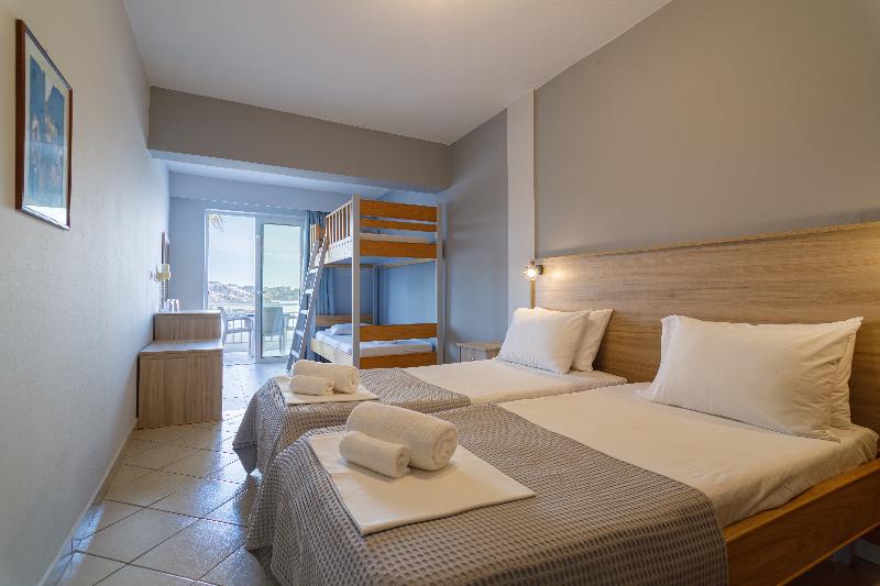 Quarto Familiar Vista Mar, Hermes