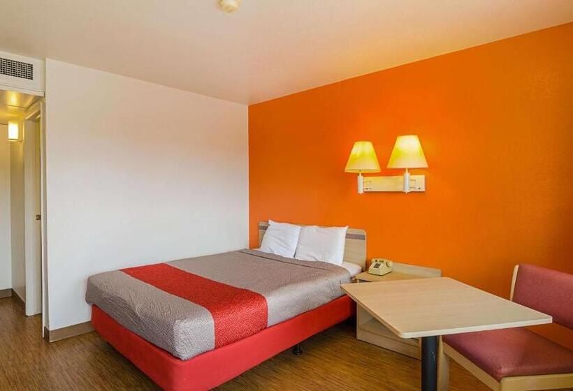 Номер Стандарт, Motel 6 Laramie, Wy