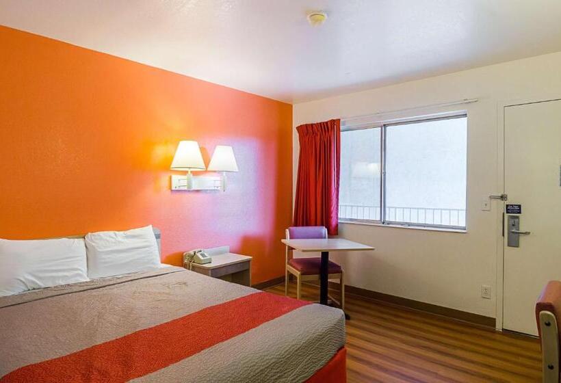 Номер Стандарт, Motel 6 Laramie, Wy