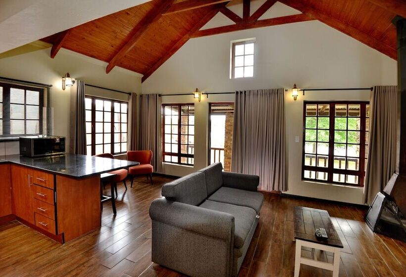 کلبه ییلاقی, Dunkeld Country & Equestrian Estate