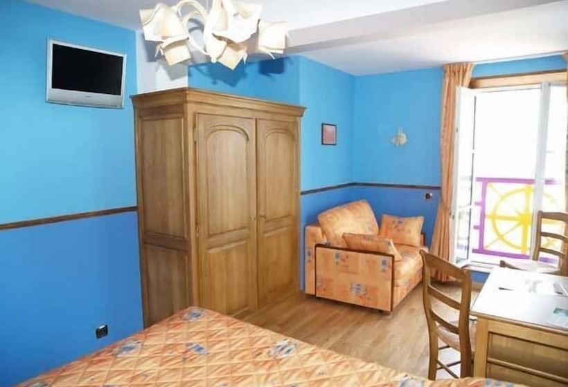 Triple Room Sea View, De Calais