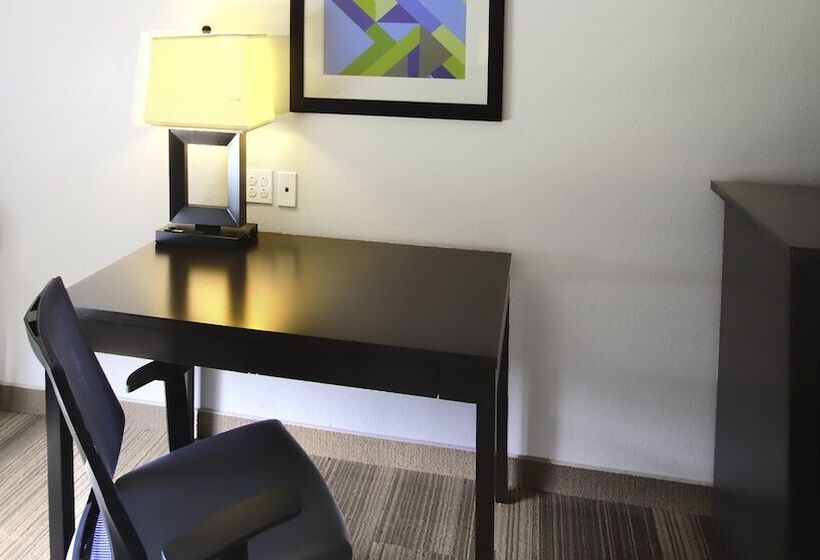 Люкс Адаптированный для Инвалидов, Holiday Inn Express & Suites Ironton, An Ihg