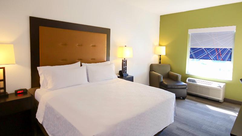 Номер Стандарт Адаптированный для Инвалидов, Holiday Inn Express & Suites Ironton, An Ihg
