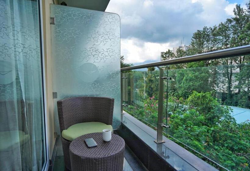 标准间带阳台, Hyatt Centric Rajpur Road Dehradun