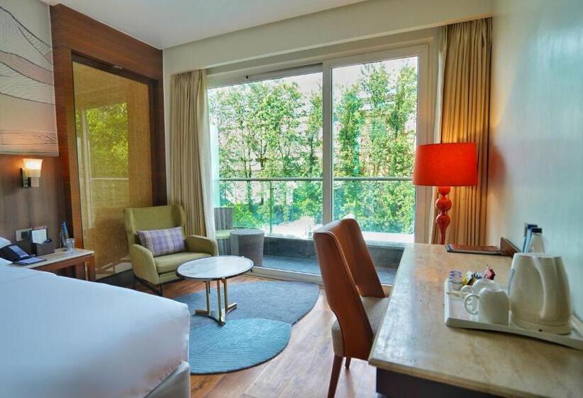 带大床的标准间, Hyatt Centric Rajpur Road Dehradun
