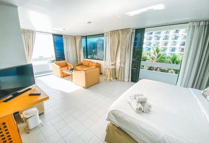 سوییت با چشم‌انداز دریا, Nern Chalet Beachfront