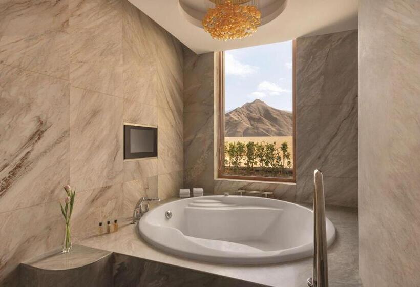 Представительский люкс с видом, Shangrila Lhasa