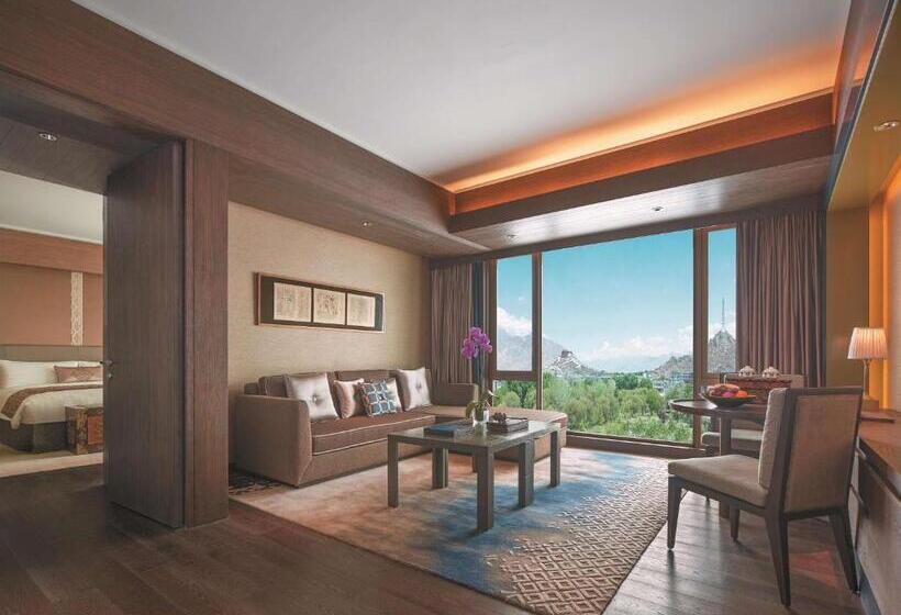 Представительский люкс с видом, Shangrila Lhasa