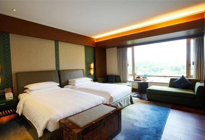 Номер Клуб, Shangrila Lhasa