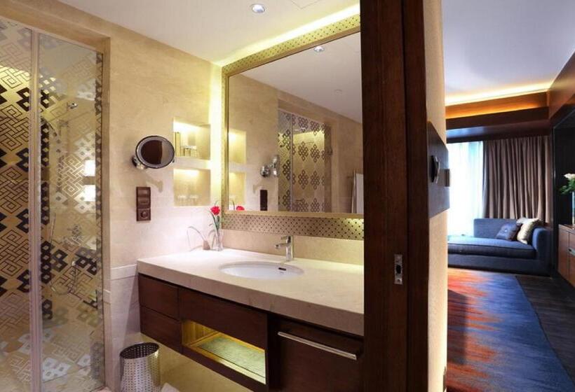 Номер Клуб Кровать Кинг, Shangrila Lhasa