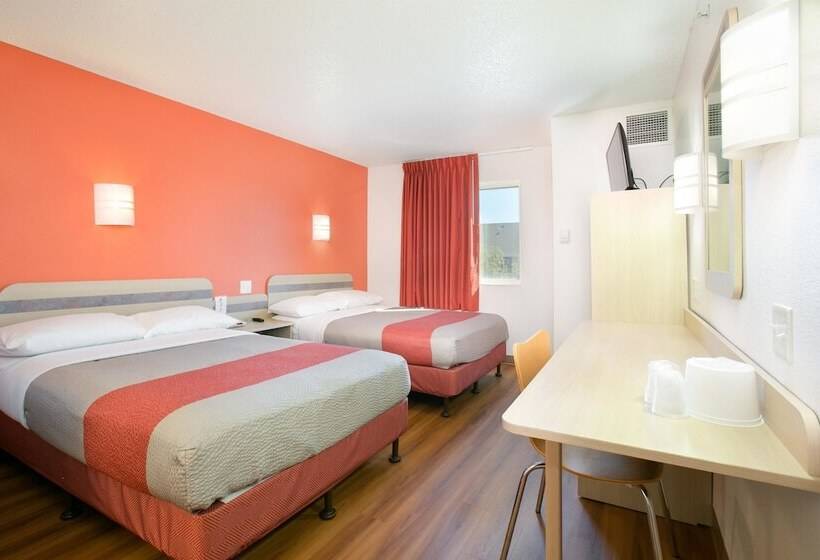 Номер Deluxe, Motel 6brooklyn Center, Mn  Minneapolis