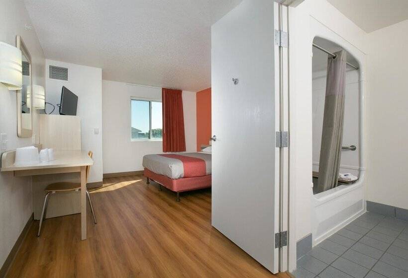 Номер Deluxe, Motel 6brooklyn Center, Mn  Minneapolis