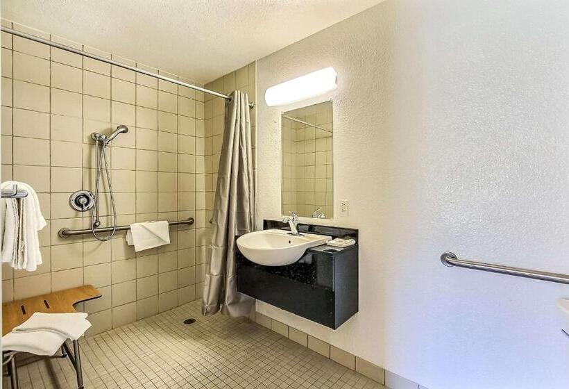 חדר סטנדרט מותאם לאדם עם מוגבלויות, Motel 6fremont, Ca  North