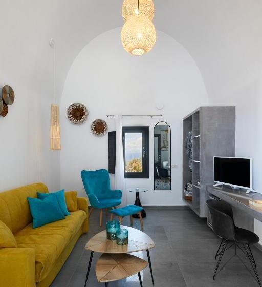 Suite con Hidromasaje, Oia Suites