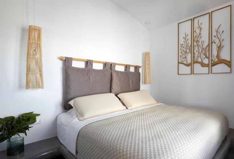 Suite con Hidromasaje, Oia Suites