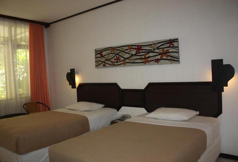 Номер Deluxe, Puri Naga Beachfront Cottages