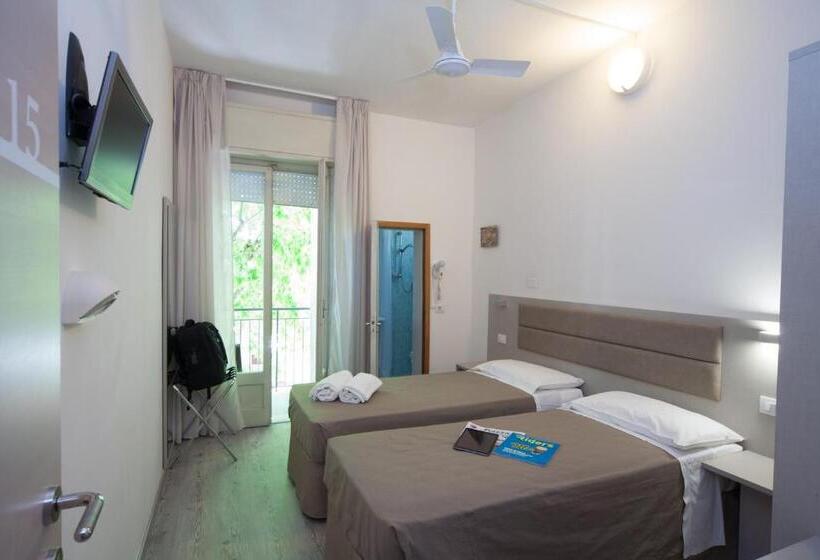 Quarto Estandar, Lux