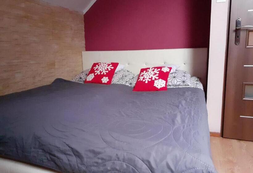 Quarto Estandar, Noclegi Pod Dębem, Pulandia Brzózki