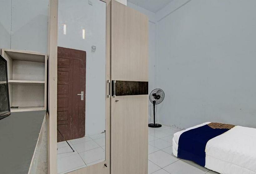 Номер Стандарт Индивидуальный, Spot On 91699 Homestay Hj Lela Syariah