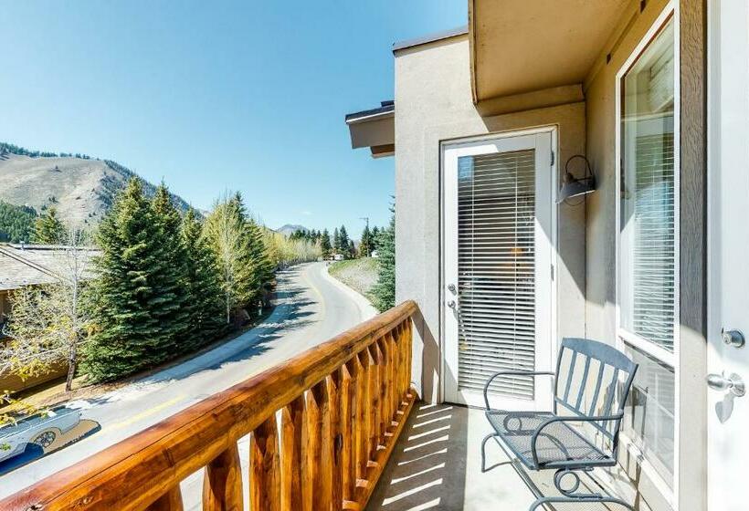 침실 3개 아파트, Wood River Condo