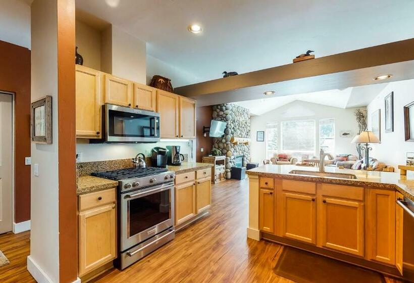 침실 3개 아파트, Wood River Condo