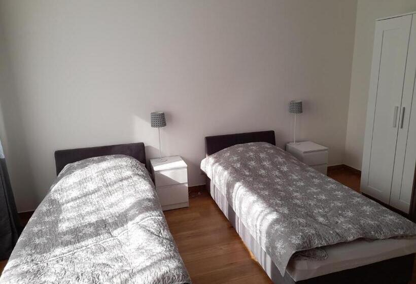 Quarto Triplo Estandar com Sacada, Ośrodek Wypoczynkowy Sum
