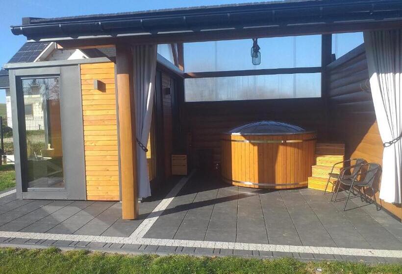 豪华房间, Biały Jeleń Z Basenem I Jacuzzi