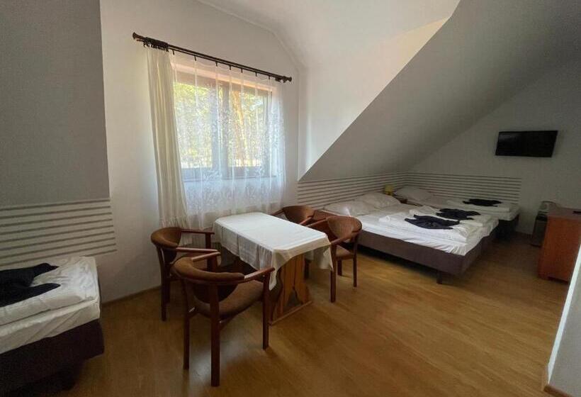 Четырехместный Номер Стандарт, Villa Dolce Vita