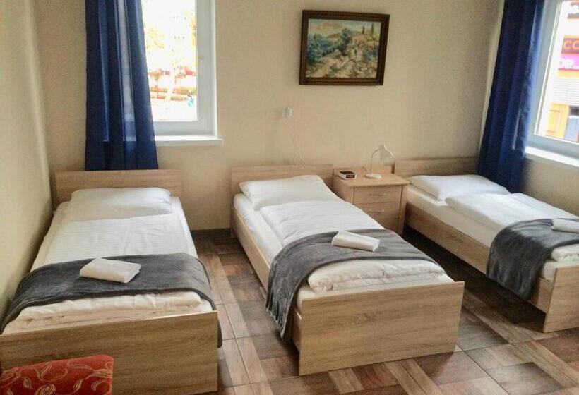 Номер Стандарт Трехместный, Pokoje Goscinne Atena