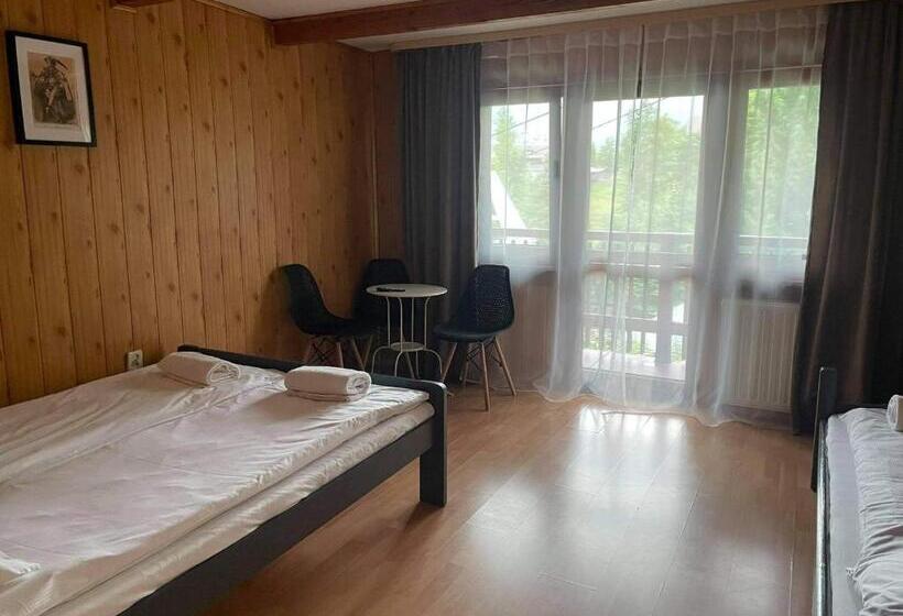 Quarto triplo standard com casa de banho exterior, Przystanek Gubałówka  Guest House Zakopane