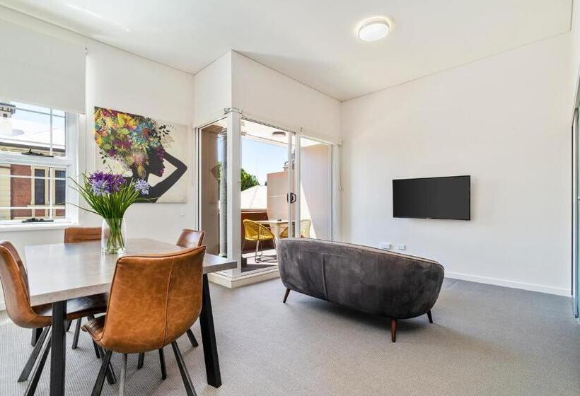 1 Schlafzimmer Apartment mit Balkon, Terminus Apartment Hotel, Ascend Hotel Collection