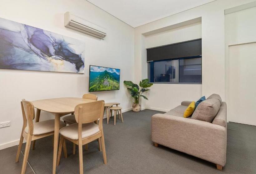 스탠다드 스튜디오, Terminus Apartment Hotel, Ascend Hotel Collection
